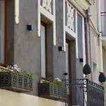 Protodomus 3* برونتي