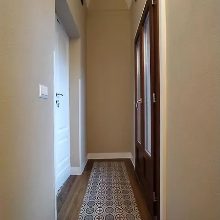 Protodomus 3* Bronte