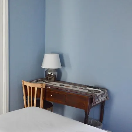 Protodomus Pensión 3*