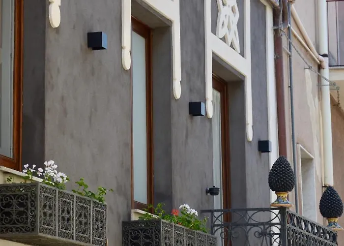 Protodomus 3* Bronte